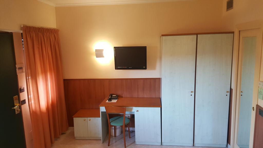 Hotel Laurence Roma Ngoại thất bức ảnh