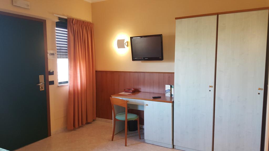 Hotel Laurence Roma Ngoại thất bức ảnh