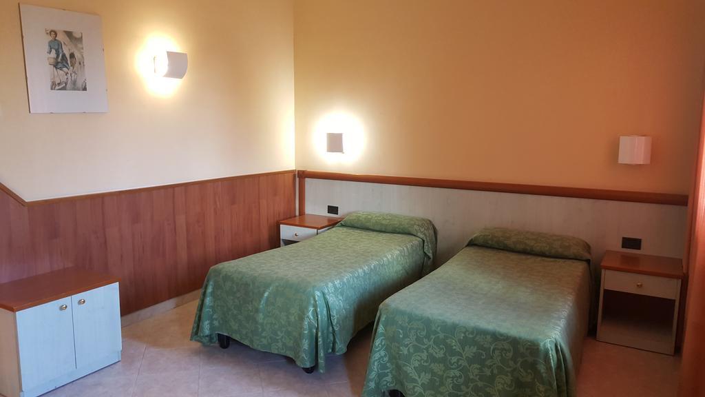 Hotel Laurence Roma Ngoại thất bức ảnh