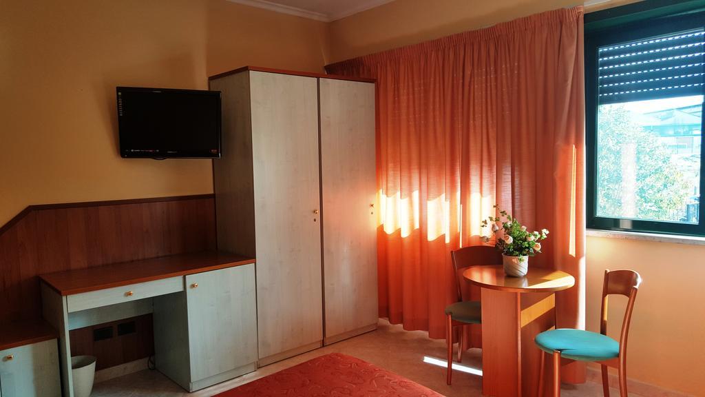 Hotel Laurence Roma Ngoại thất bức ảnh
