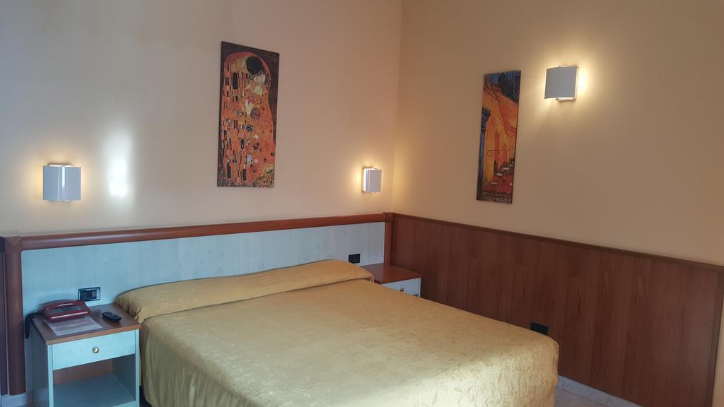 Hotel Laurence Roma Ngoại thất bức ảnh