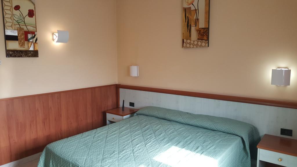 Hotel Laurence Roma Ngoại thất bức ảnh