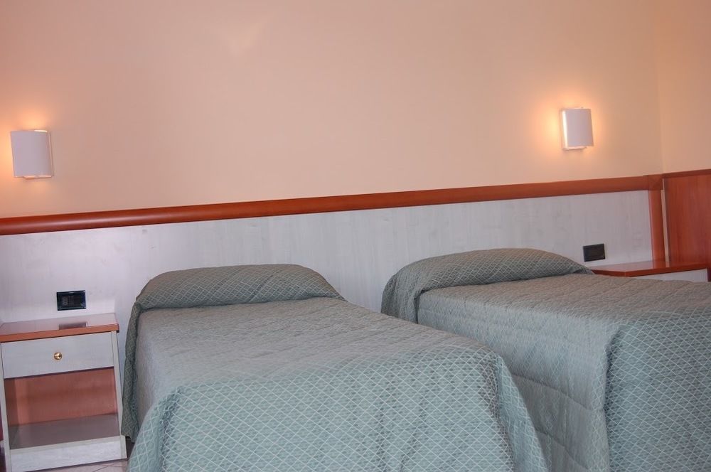 Hotel Laurence Roma Ngoại thất bức ảnh