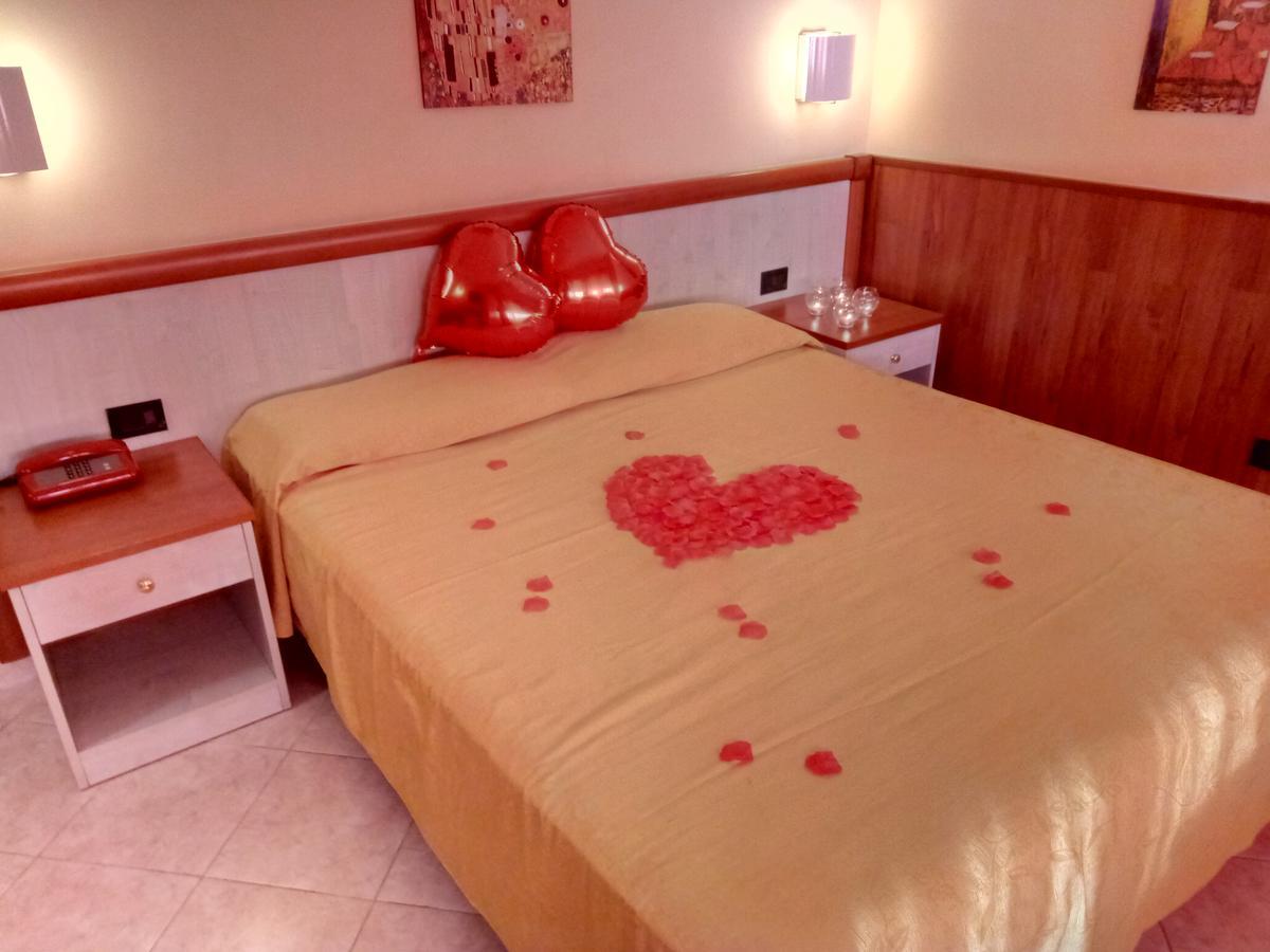 Hotel Laurence Roma Ngoại thất bức ảnh
