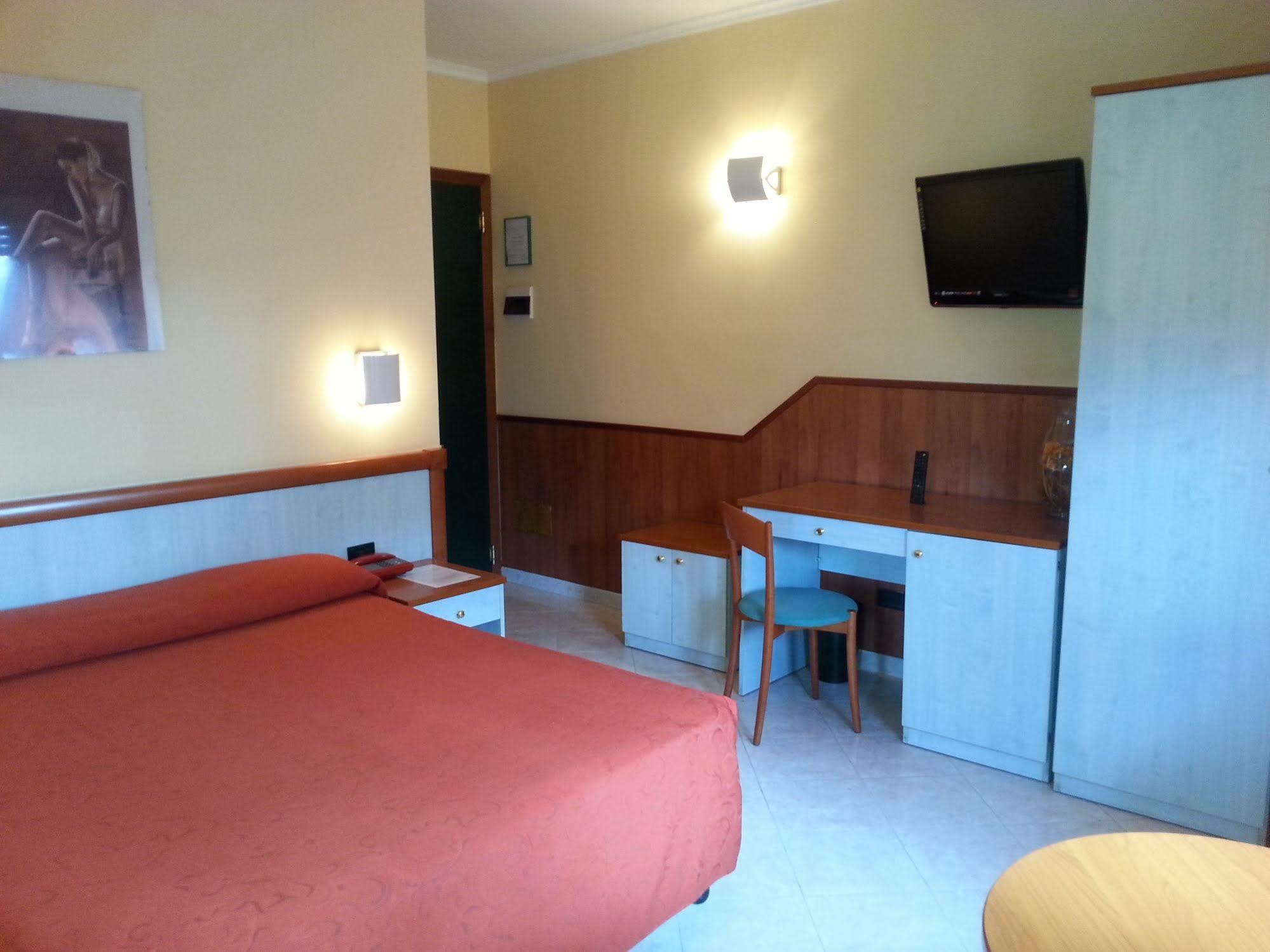 Hotel Laurence Roma Ngoại thất bức ảnh